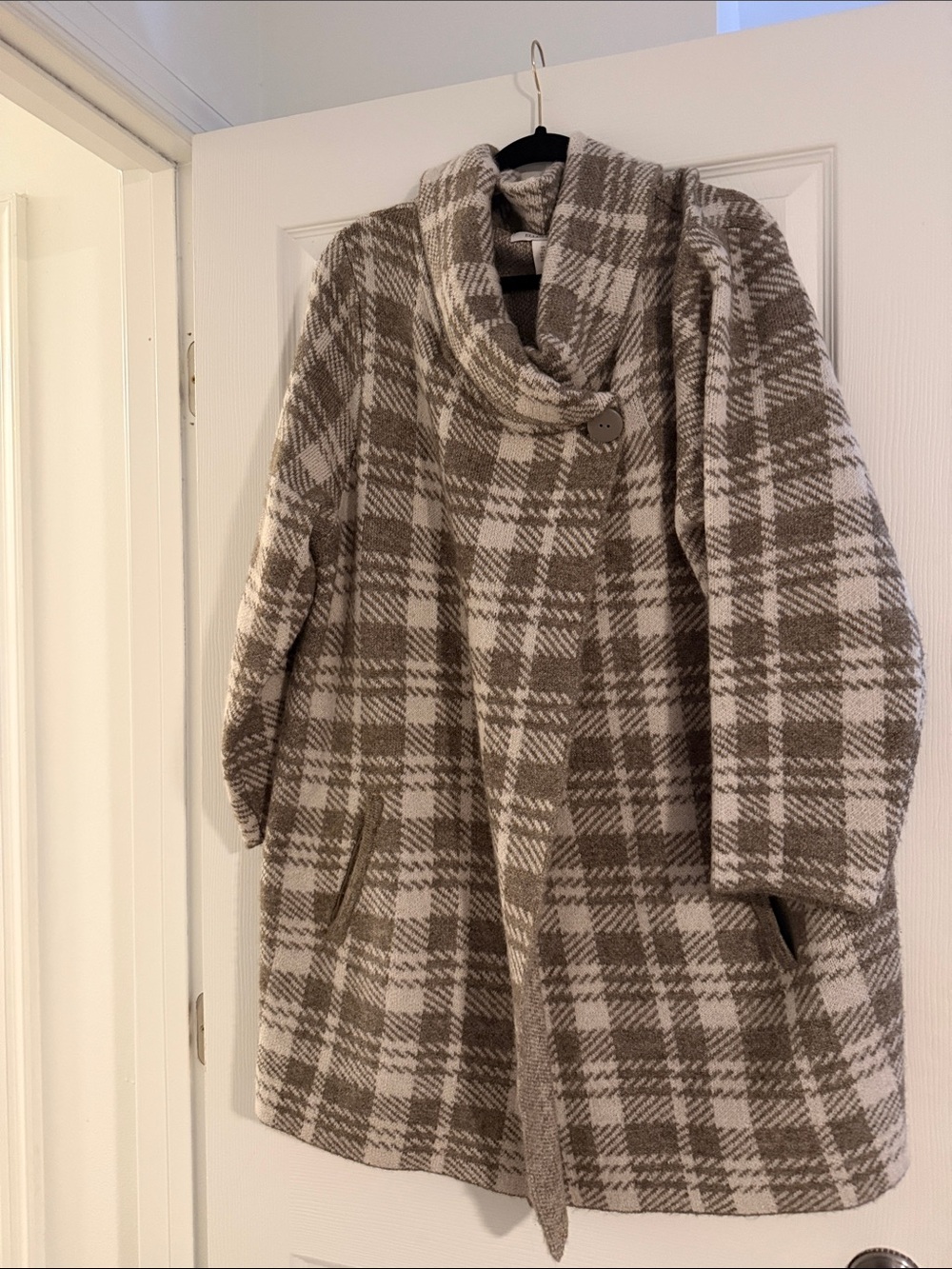 Ellen Tracy Taupe and Cream Plaid Shawl-Collar Sweater Coat